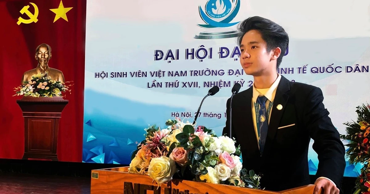 Nam sinh ĐH Kinh tế Quốc dân ẵm trọn giải thưởng Sao Tháng Giêng cấp TW - xịn xò quá đi!