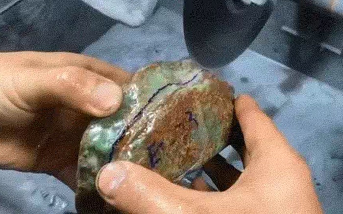 19412347884eb33215b3.jpg