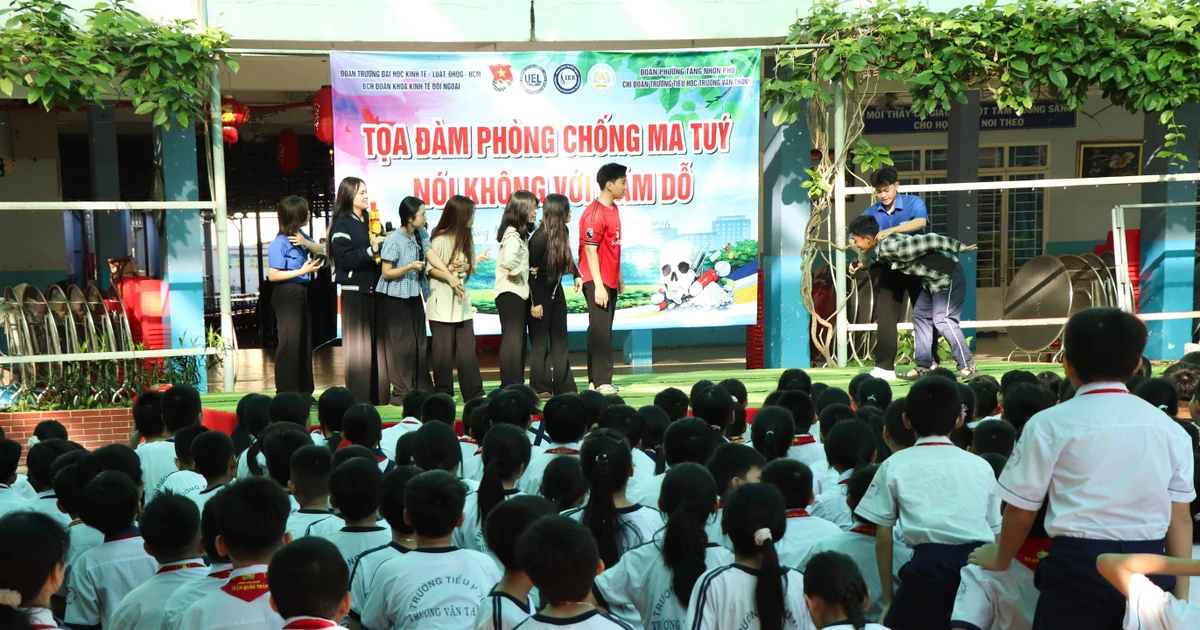 Sinh viên mang kiến thức chống ma túy đến các em tiểu học theo cách cực xịn ✨