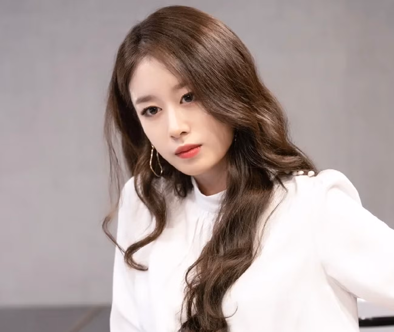 Cô dâu hot nhất Kbiz lộ tình trạng sức khỏe đáng lo ngại trước ngày cưới, fan lo sốt vó!