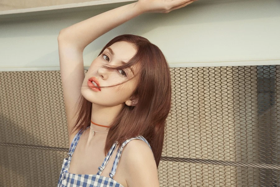 19 tuổi bạn có gì trong tay, Jeon Somi đã sở hữu xe siêu sang 20 tỷ đồng rồi nha!