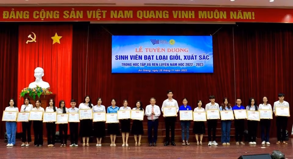 1b694eac45cacda59511.jpg