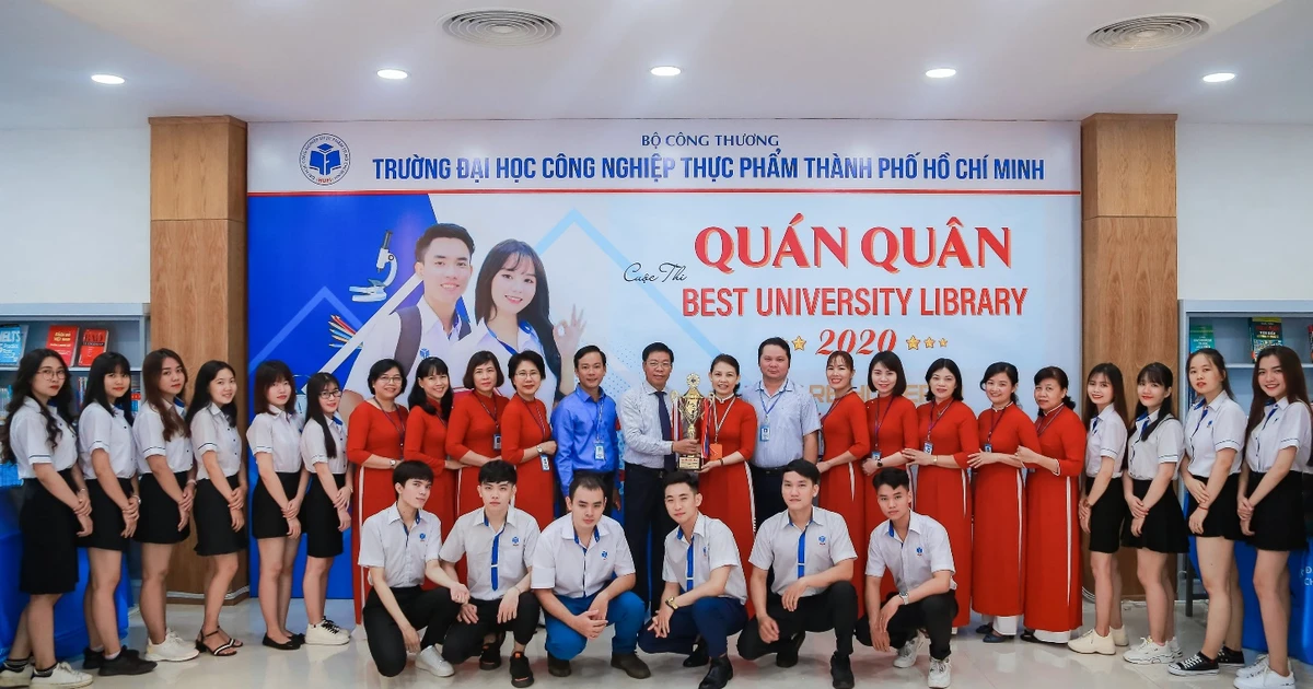 Đại học Công nghiệp Thực phẩm TP.HCM ẵm trọn cúp 'Best University Library 2020'