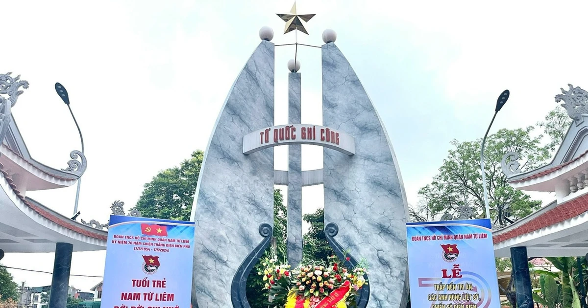 Tuổi trẻ Thủ đô thắp nến tri ân các Anh hùng liệt sĩ, chiến sĩ Điện Biên ️