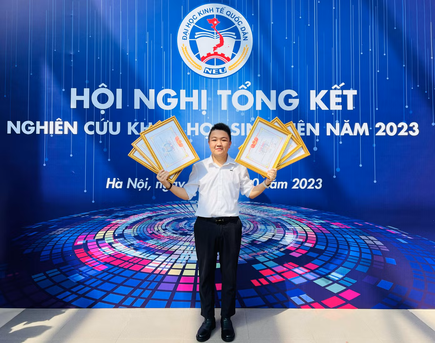 1e0ed3db1802a3ff0e19.jpg