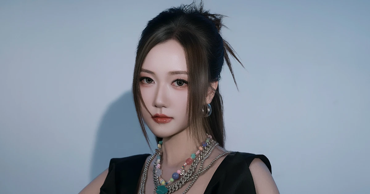 Giọng ca gen Z Thoại Nghi "lột xác" ngoạn mục, làm việc với "ông trùm" làm phim trên điện thoại kết hợp với AI