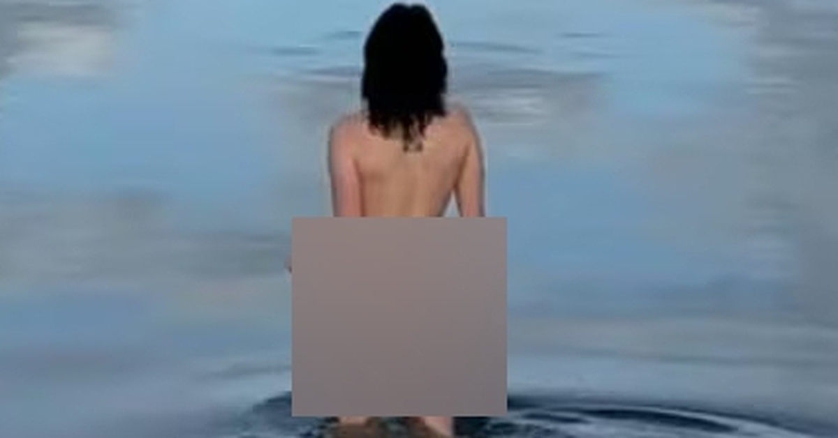 225175475780942c848b.jpg
