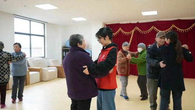 230637d5c341a5db5cc9.jpg