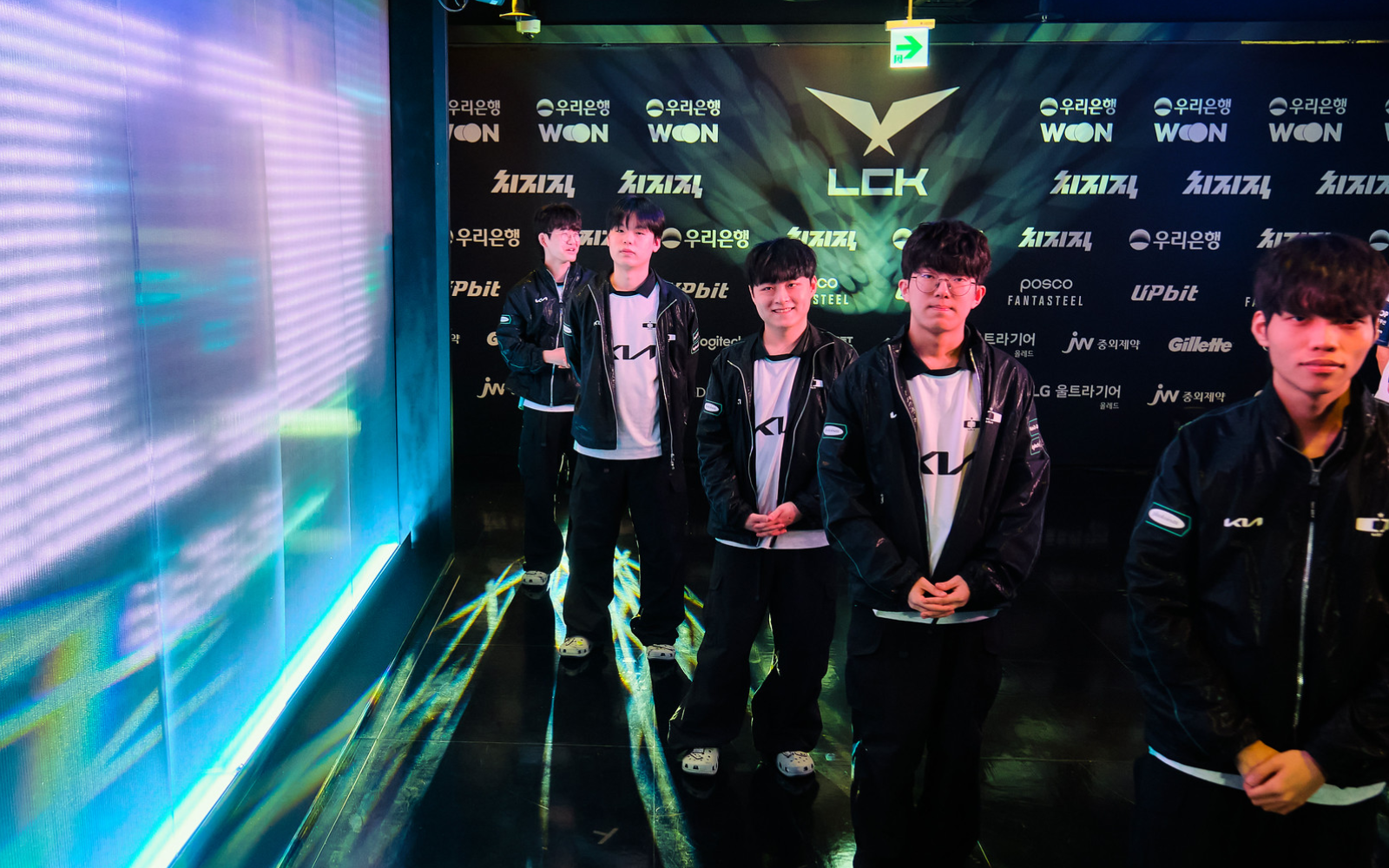 eSports hội tụ: Khi huyền thoại bóng đá đổ bộ Sài Gòn ⚽