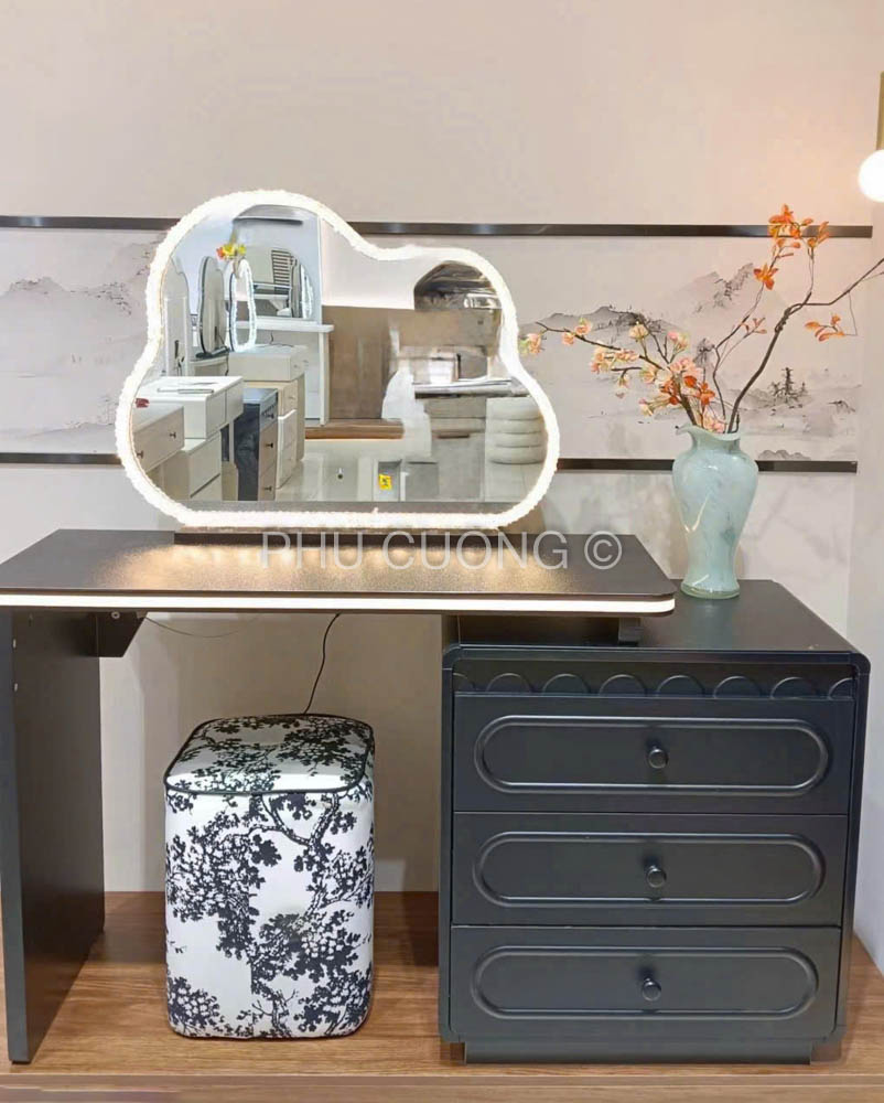 Bí kíp chọn bàn trang điểm vừa xịn vừa hợp túi tiền cho hội chị em ✨