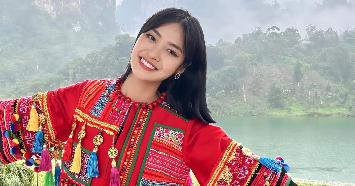 Hoa hậu Nông Thúy Hằng mang Tết sớm về vùng cao, xúc động vì điều này