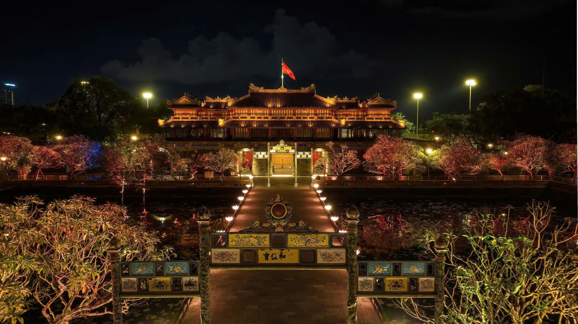 251ea2bdf7ae3315c403.jpg