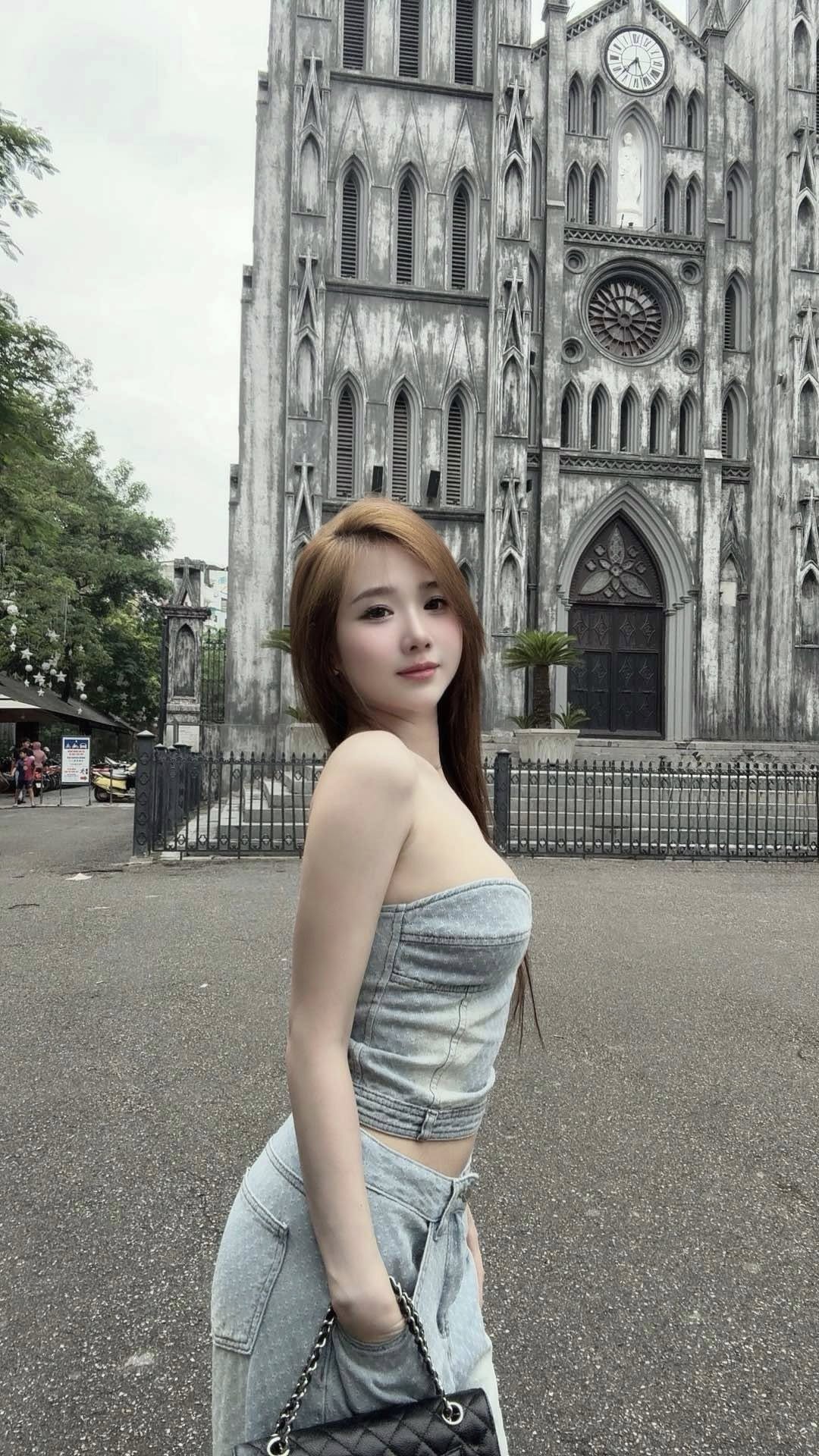 260ffbd5d8c256eeceae.jpg