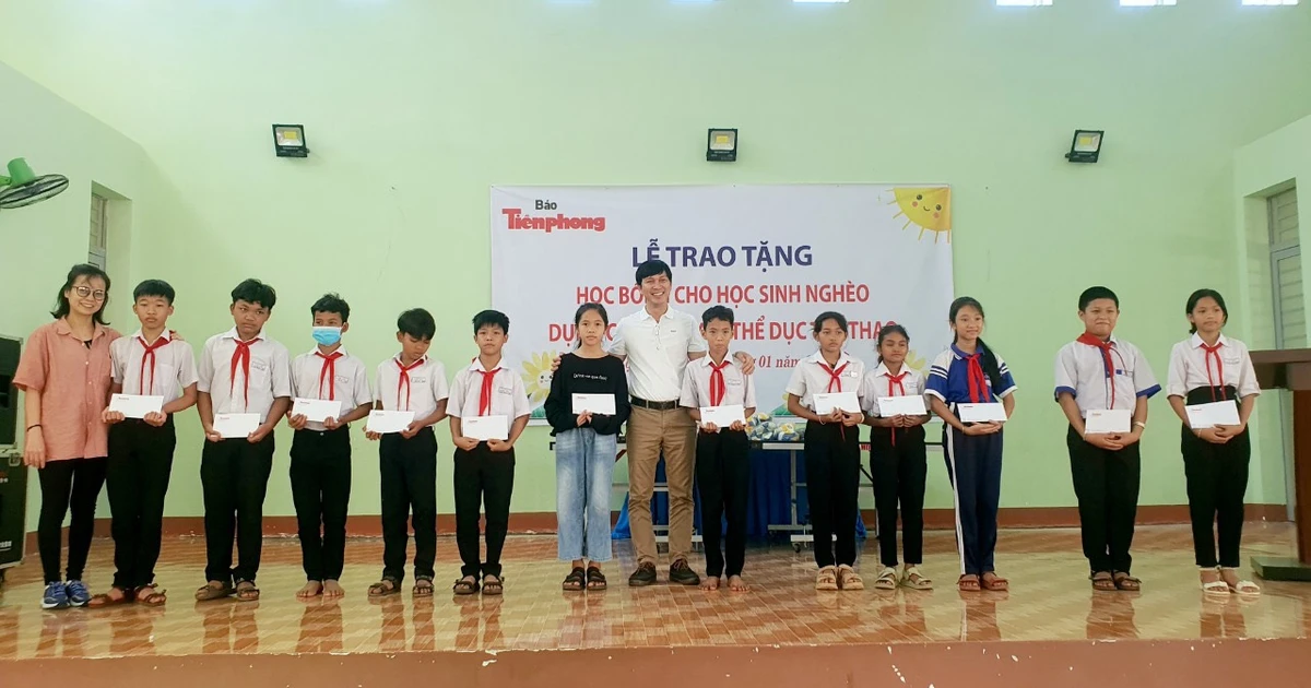 Mang 'Xuân yêu thương' đến với học sinh, người dân vùng biên giới tỉnh Bình Phước