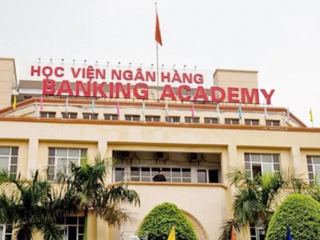 Học viện Ngân hàng mở 5 cánh cửa tuyển sinh cho gen Z - Điểm chuẩn thi THPT giảm nhẹ nha!