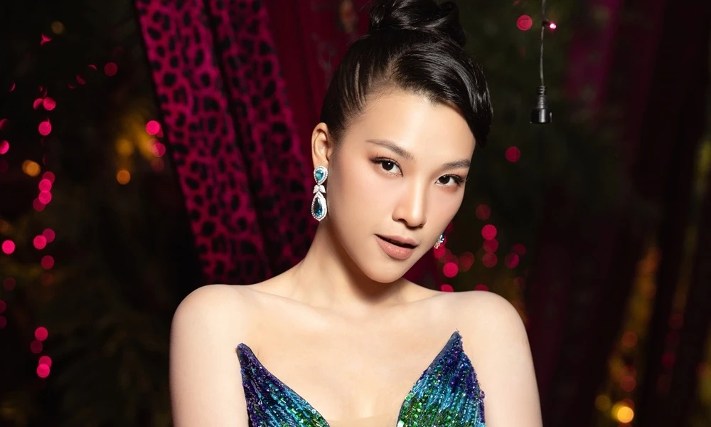 Hoàng Oanh comeback "nóng bỏng tay" sau ly hôn - bí kíp nào vậy trời?