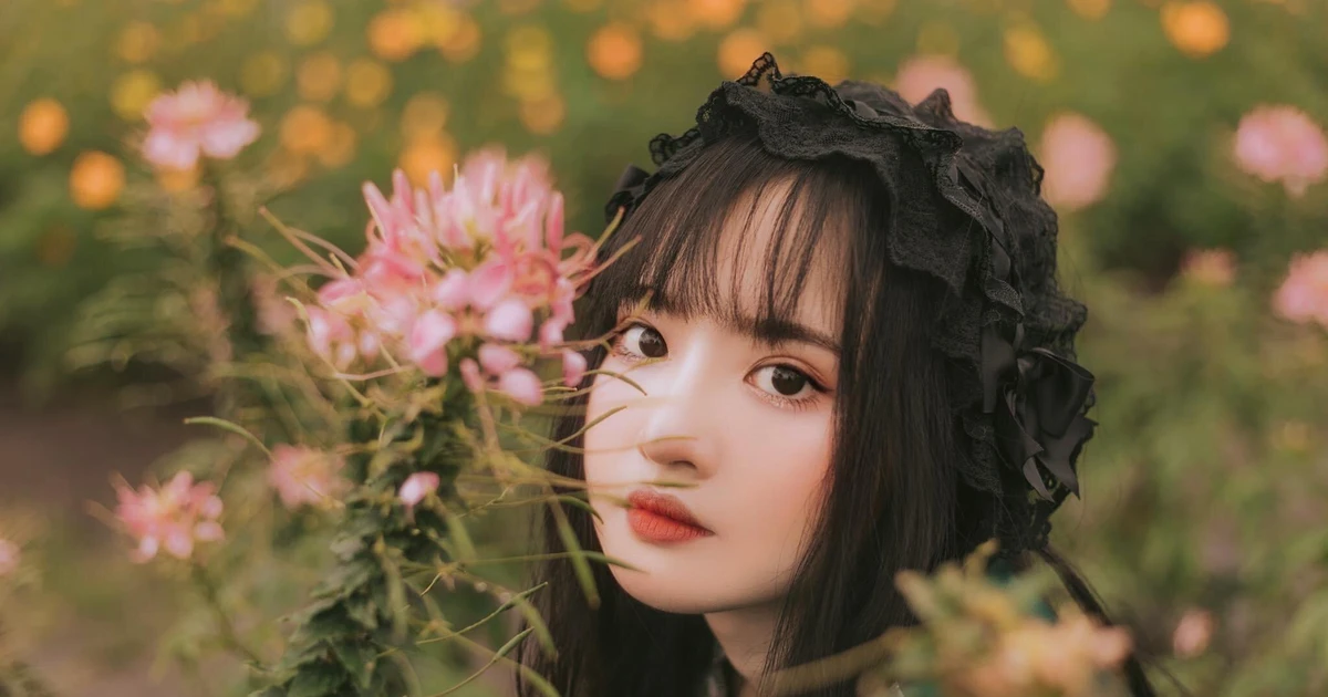 Chao đảo với visual thuần khiết của nữ sinh ĐH Kinh tế sở hữu profile đỉnh của chóp