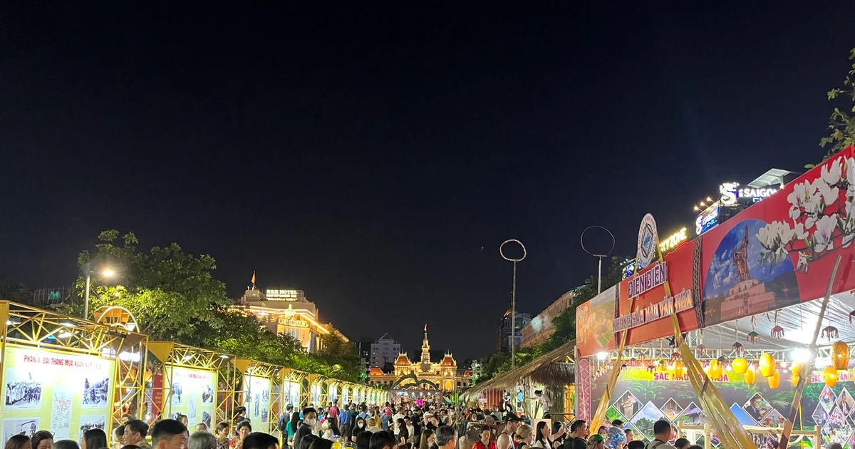 Giới trẻ Sài Gòn "sốt xình xịch" khám phá văn hóa Điện Biên - Tây Bắc ngay giữa lòng phố đi bộ Nguyễn Huệ
