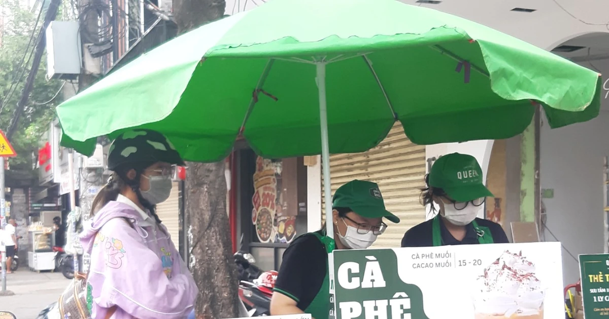 Mùa hè này, sinh viên đổ xô đi làm thêm - vừa kiếm tiền vừa "luyện công"