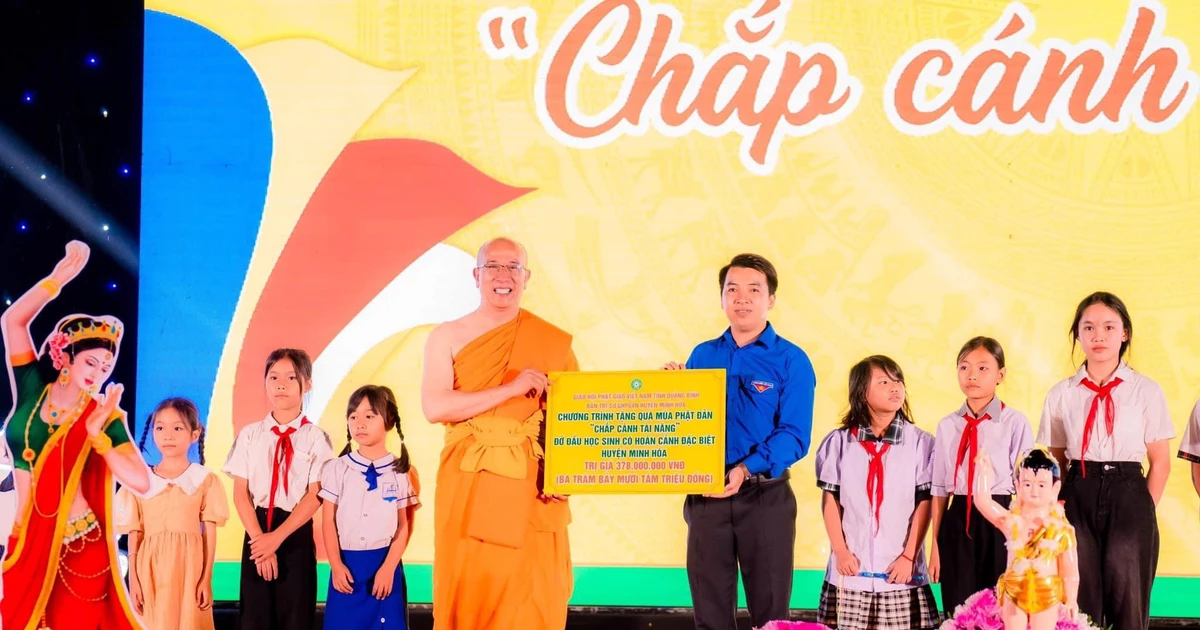 63 em học sinh nghèo được "nhận nuôi" trong ngày lễ Phật Đản - ấm lòng quá đi! ✨