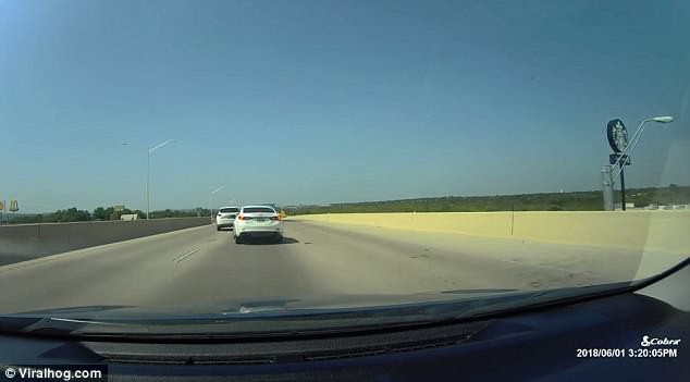 2b7d75f3accdf36b4375.jpg