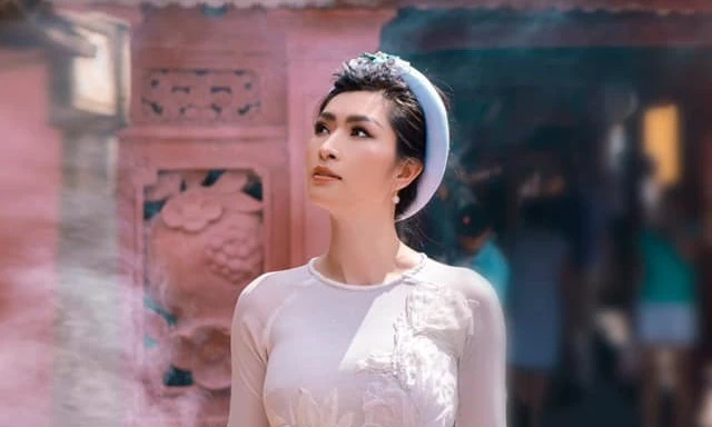 Giữa mùa COVID-19, Nguyễn Hồng Nhung may mắn được về Việt Nam tổ chức đêm nhạc riêng