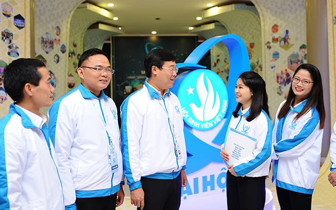 Triển lãm ảnh "Khát vọng sinh viên Việt Nam" chính thức mở cửa – Năng lượng tươi trẻ ngập tràn Cung Hữu nghị Việt Xô! ✨