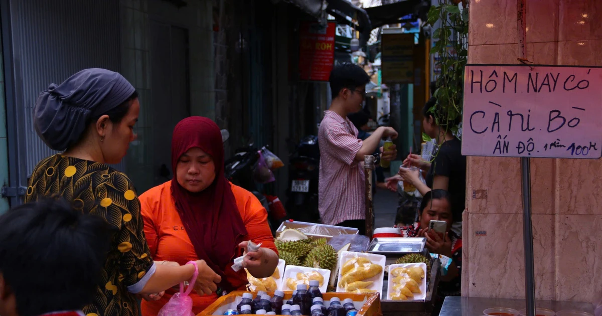 Gen Z rần rần check-in chợ Ramadan siêu chill giữa lòng Sài Gòn ✨