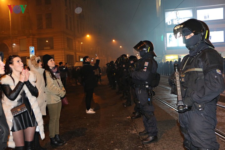 2e905297407e71716a87.jpg
