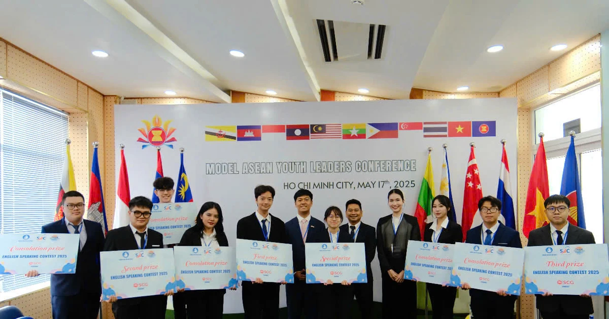 Gen Z SG "flex" skill tiếng Anh đỉnh cao tại chung kết Hùng biện 2025