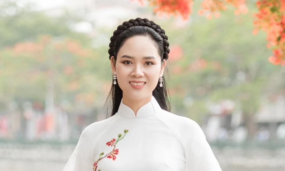 Hoa hậu kín tiếng nhất Vbiz bất ngờ tái xuất, làm một việc khiến fan "sốc nặng"