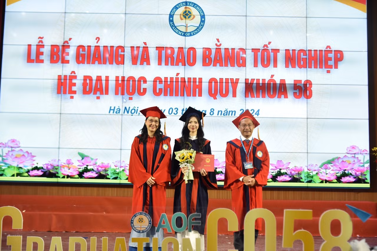 31a017d22970b41a3ebc.jpg