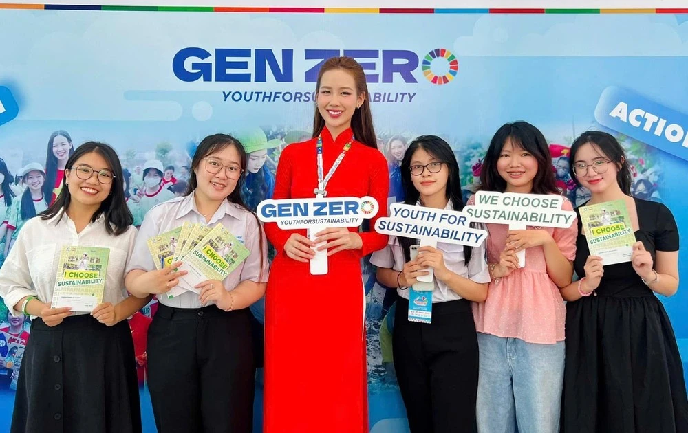 Hoa hậu Lê Nguyễn Bảo Ngọc tốt nghiệp đại học loại Giỏi, sắp nhận học bổng thạc sĩ