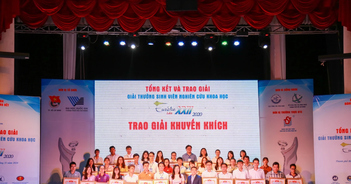 Thành Đoàn TP.HCM trao 377 triệu đồng cho sinh viên đoạt giải Euréka - Gen Z làm khoa học cũng xịn lắm nhen!