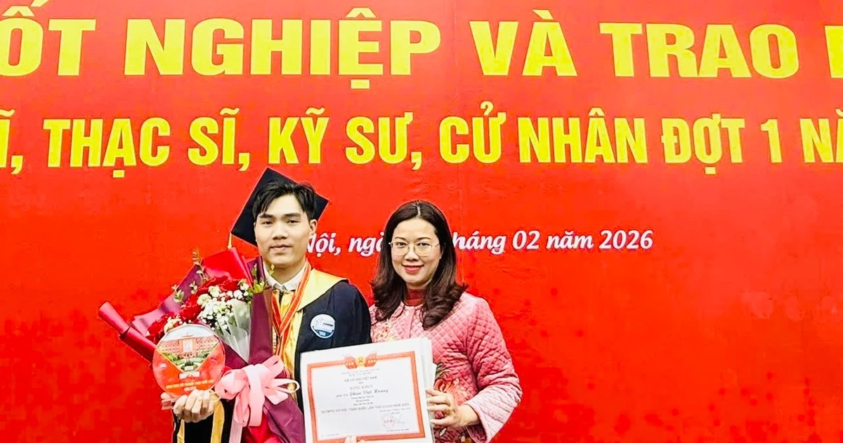 Tốt nghiệp không chỉ là nhận bằng, mà là "sàn diễn" của tuổi trẻ