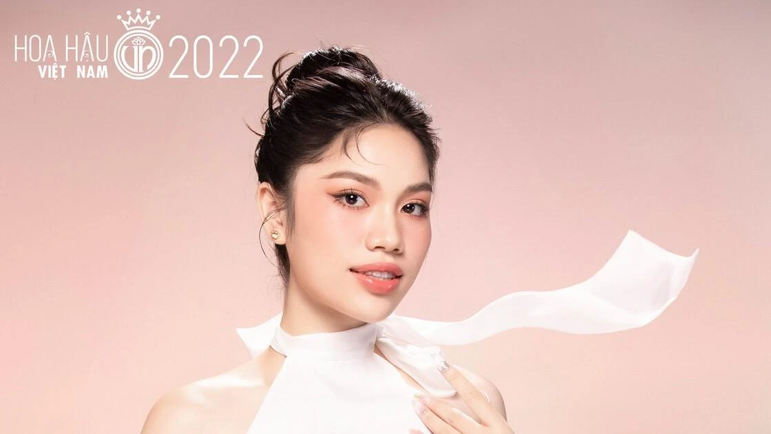 Nữ sinh Kinh tế tại 'Hoa hậu Việt Nam 2022' Trần Thuỳ Chi sáng tác thơ tặng thầy cô nhân ngày 20/11