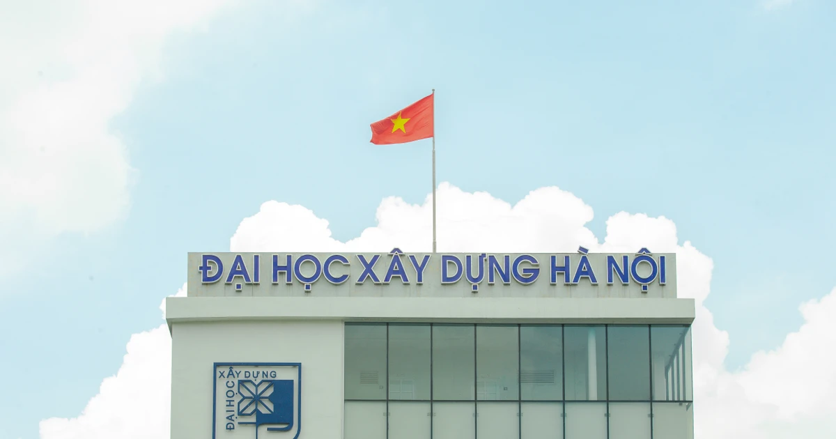 Về trường "Xây" những ngày mùa hạ vắng bóng sinh viên