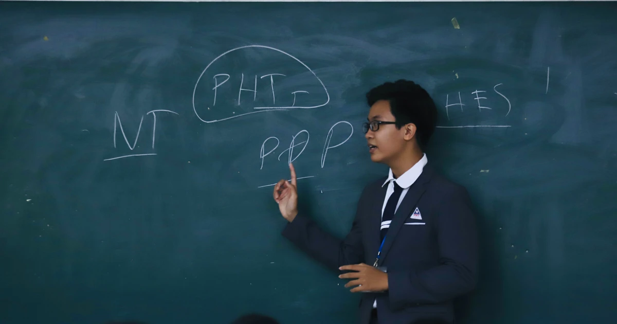 Chàng sinh viên Y Khoa "biến hình" từ nhút nhát thành cao thủ tranh biện, giờ đang "truyền lửa" cho giới trẻ