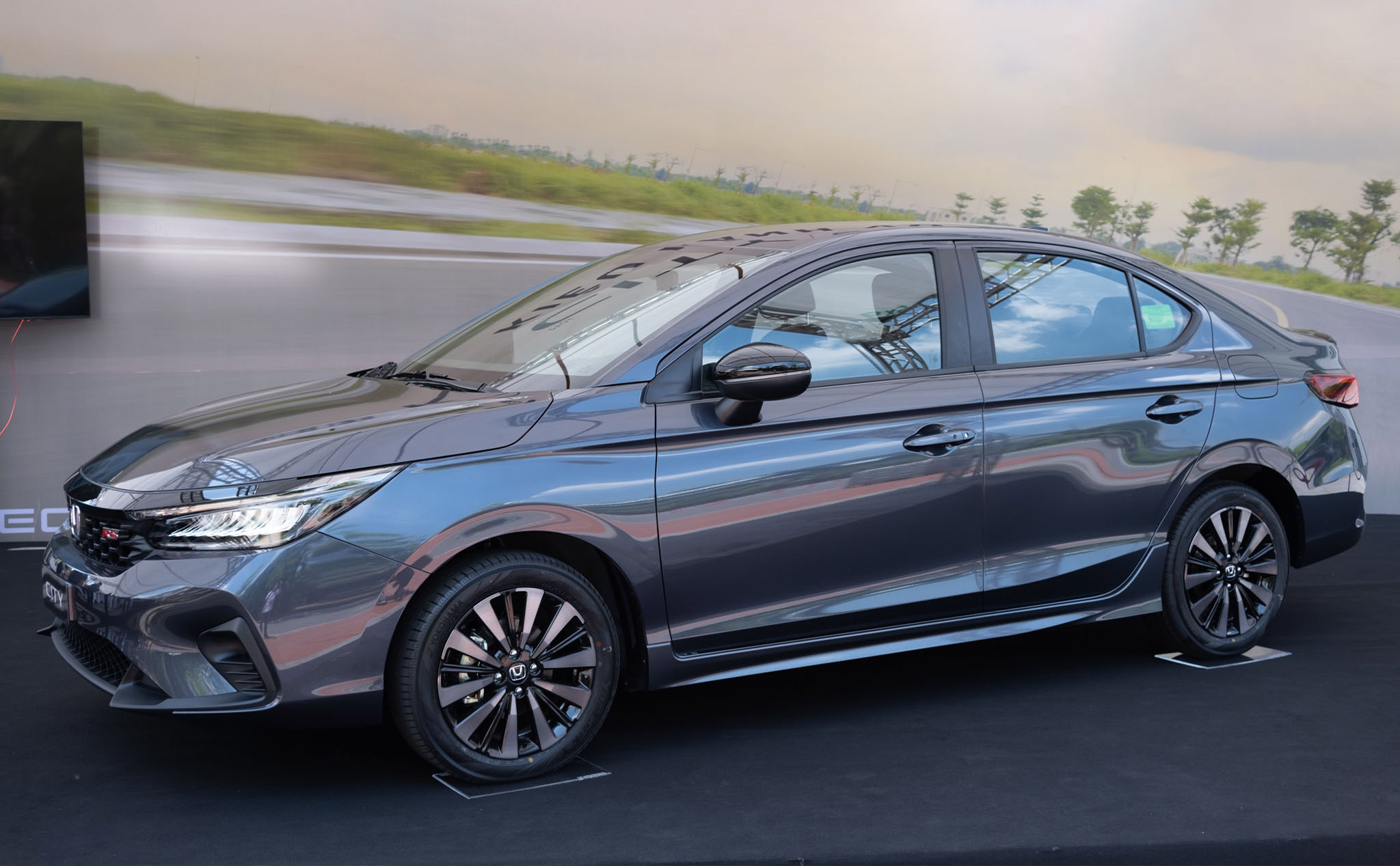 Honda City Facelift 2023 chính thức ra mắt: Có SENSING xịn xò, thêm phanh đĩa, giá từ 559 triệu đồng
