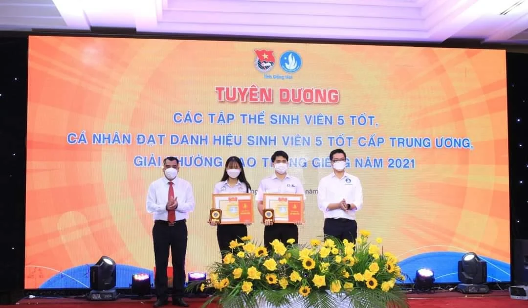 Hội Sinh viên Đồng Nai kỷ niệm 72 năm Ngày truyền thống học sinh, sinh viên - Vinh danh 159 gương mặt "Sinh viên 5 tốt" ✨