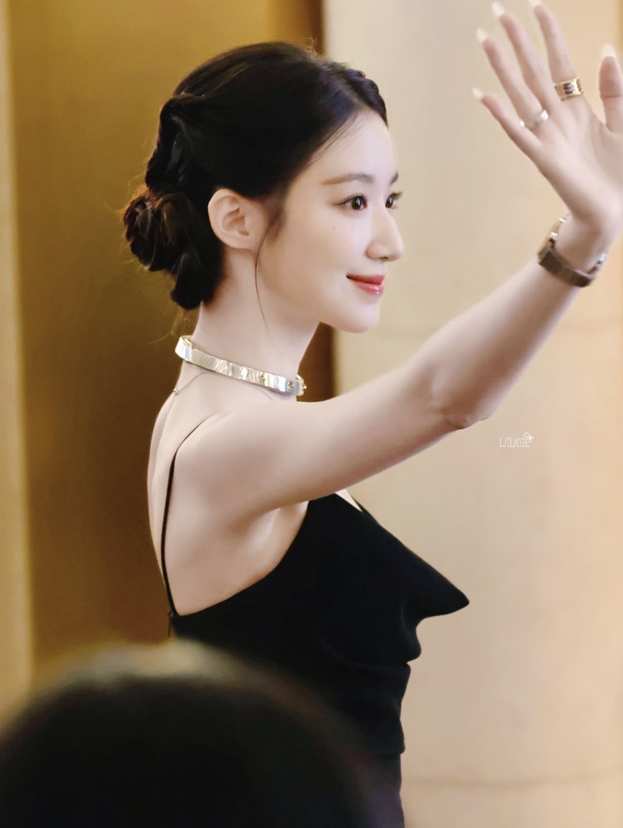 379bfc641ab8f254a333.jpg