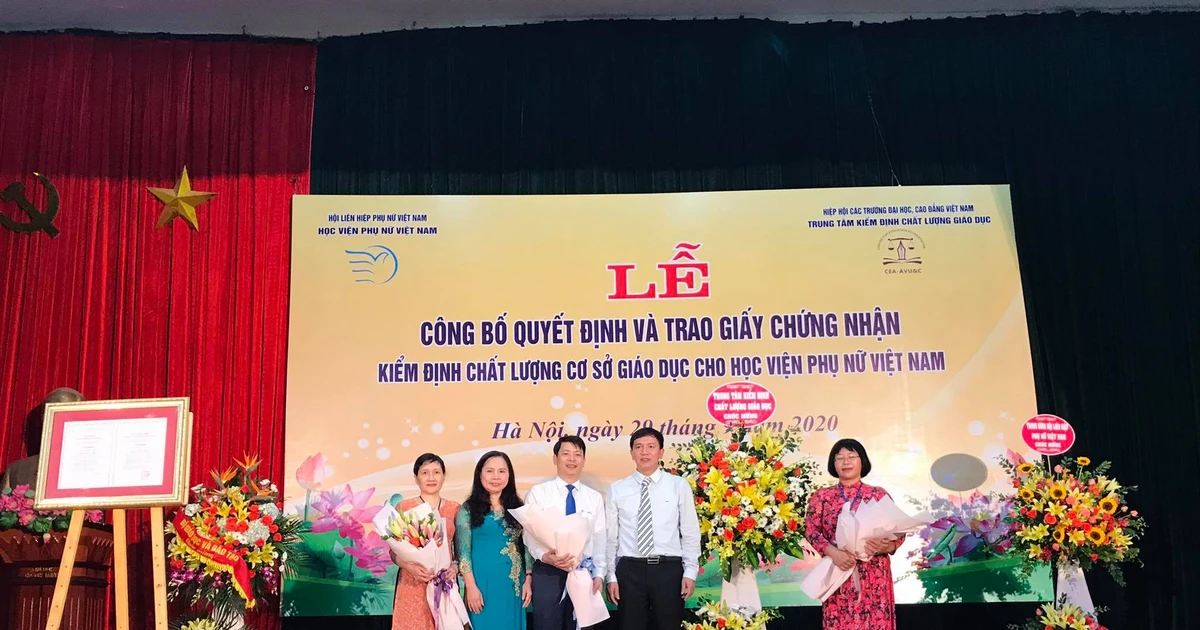 Học viện Phụ nữ Việt Nam chính thức nhận chứng nhận kiểm định chất lượng giáo dục - Cột mốc đáng tự hào! ✨