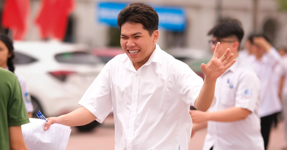 Cảm xúc lẫn lộn sau môn Văn, nhiều sĩ tử thấy đề phân hóa mạnh, tự tin chốt 7 điểm