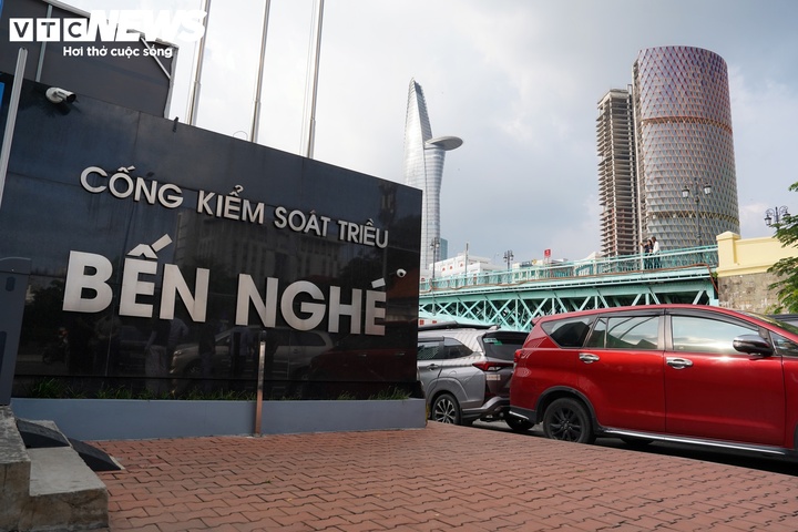 3991f28210da3cf47dfa.jpg