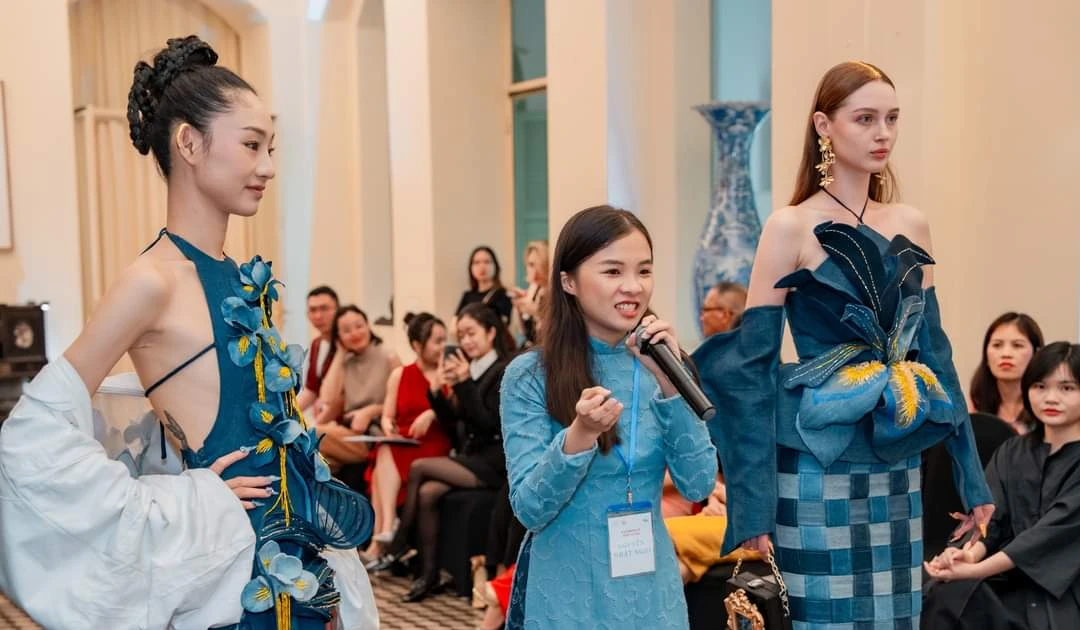 Cựu sinh viên ĐH Văn Lang chiến thắng ấn tượng với BST 'Mùa hoa' tại Fashion In Paris ✨