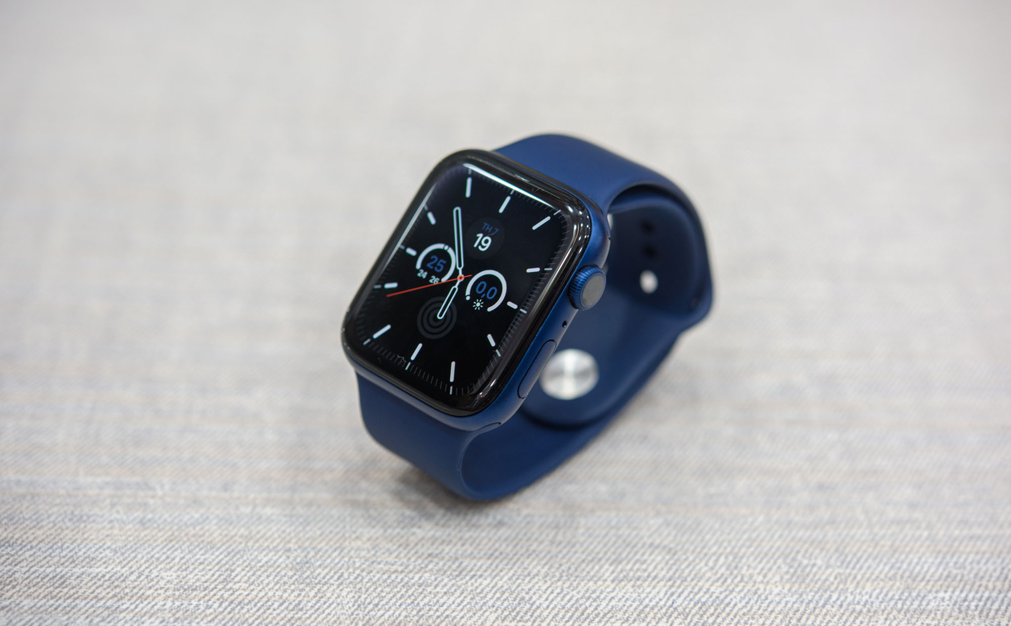 Trên tay Apple Watch Series 6 màu xanh blue: visual đỉnh của chóp luôn!