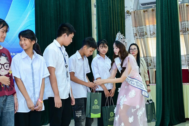 3acd2fe8c214714a66ab.jpg