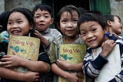 Giáo dục là trụ cột quốc gia nhưng hóa ra "chúng ăn không chừa một thứ gì"