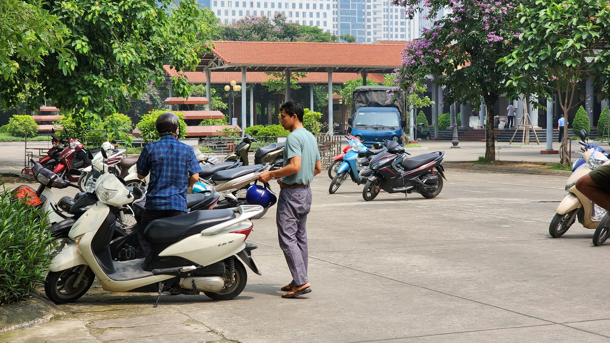 3bbc888cde97b2b28445.jpg
