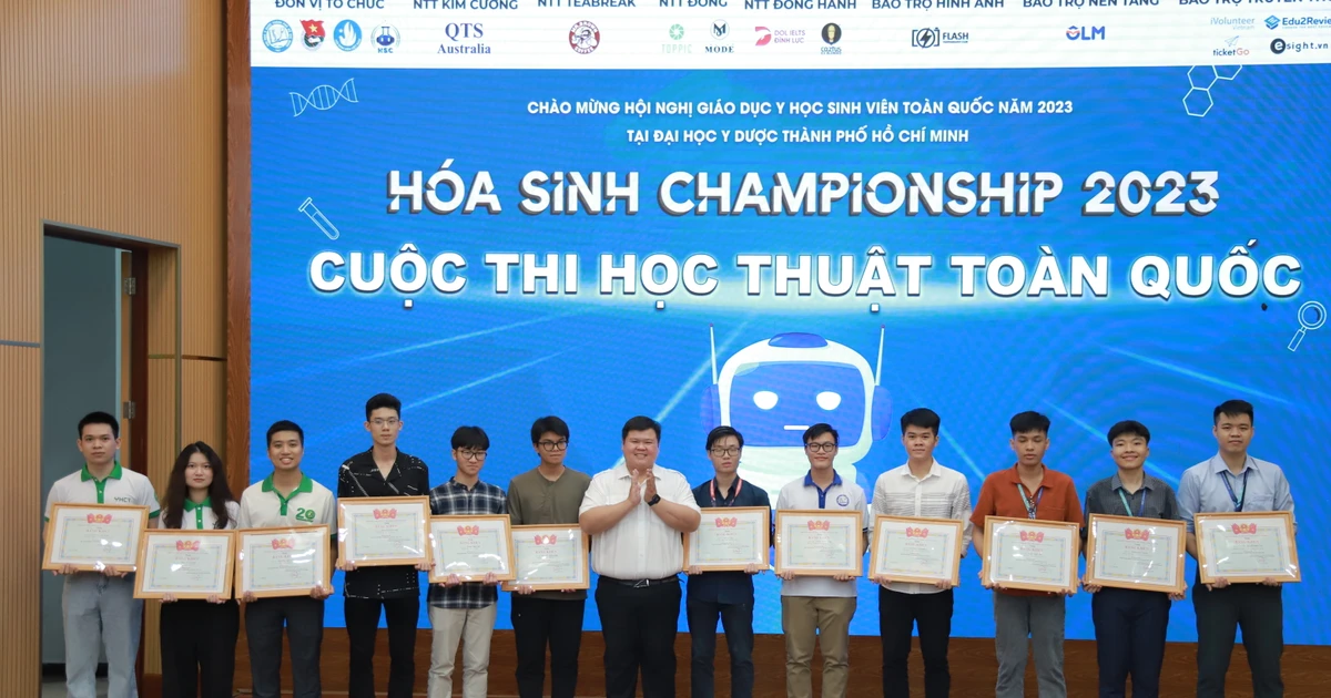 Sinh viên Y khoa cháy hết mình tại giải đấu "Hóa sinh Championship 2023" - Hướng tới Đại hội Hội Sinh viên toàn quốc